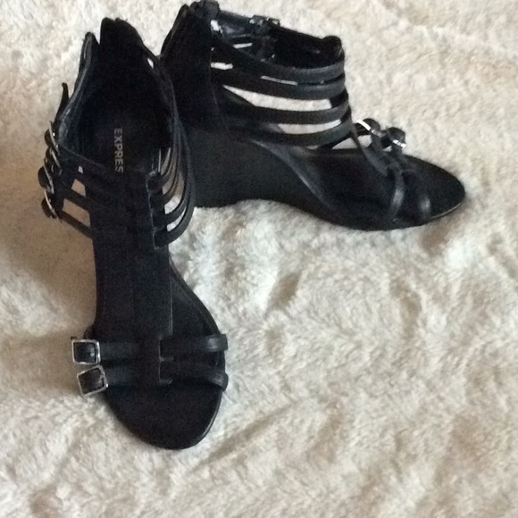 Express Wedges - Picture 1 of 3